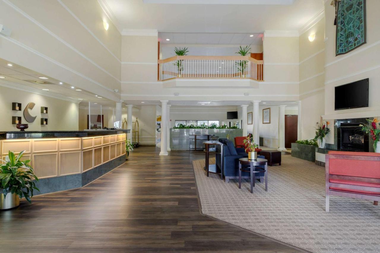 Comfort Suites Ла-Порт Екстер'єр фото
