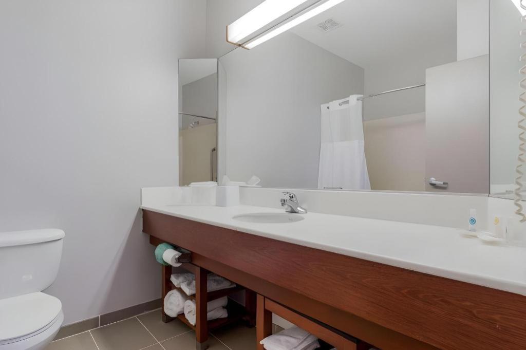 Comfort Suites Ла-Порт Екстер'єр фото