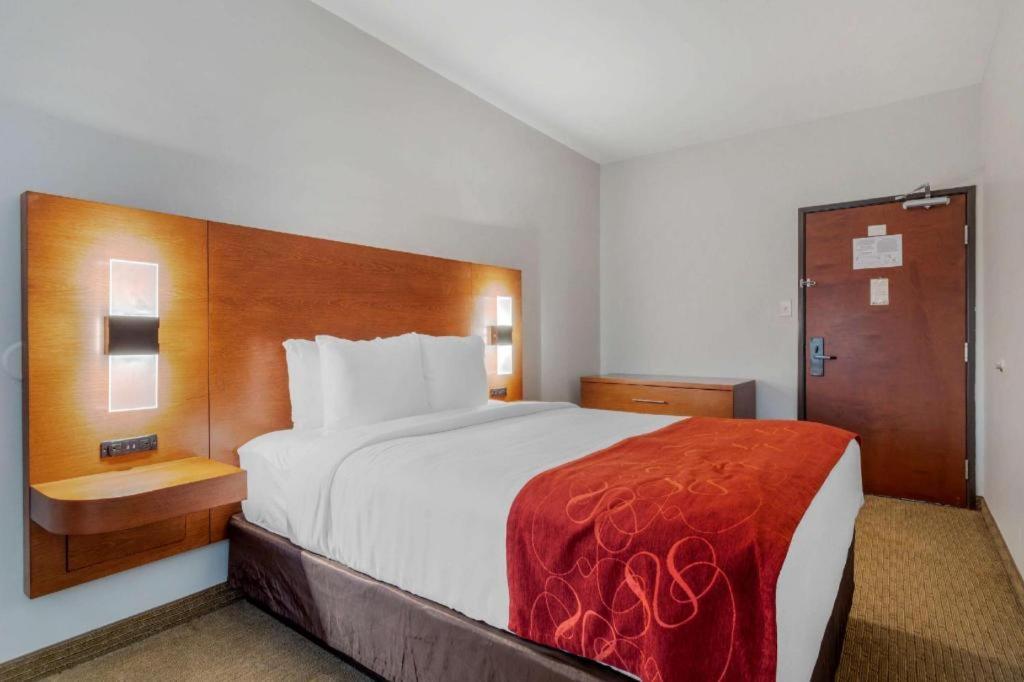 Comfort Suites Ла-Порт Екстер'єр фото