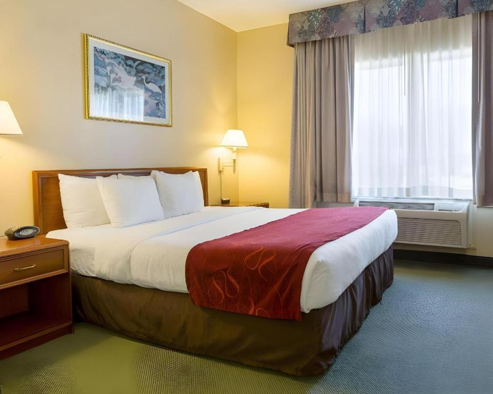Comfort Suites Ла-Порт Екстер'єр фото